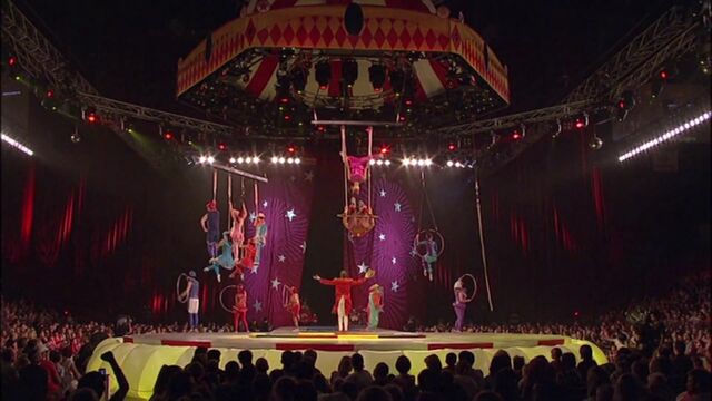 File:TheWigglyDancersinBigBigShowintheRound.jpg
