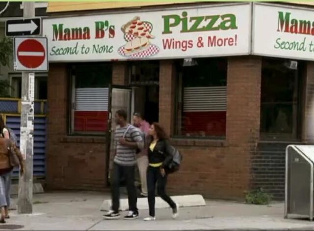 File:Wingin It Mama B's.jpg