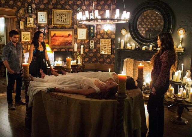 File:WOEE2X09PREVIEW8.jpg