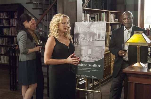 Archivo:Witches-of-East-End-Season-1-Episode-7-Unburied-4.jpg