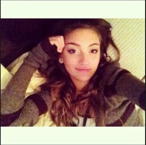 File:SelfieDaniela.jpg