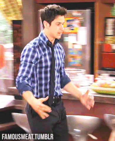 File:Tumblr mtxbijT1AA1st09qzo4 r2 400.gif