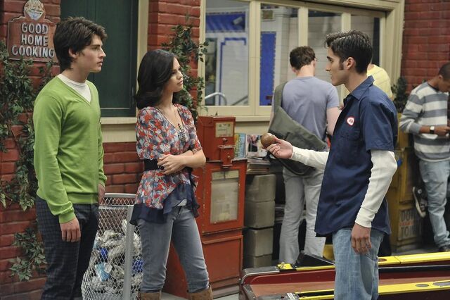 File:Alex, Mason, and Dean.jpg