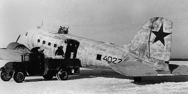 File:Lisunov Li-2, Snow.jpg