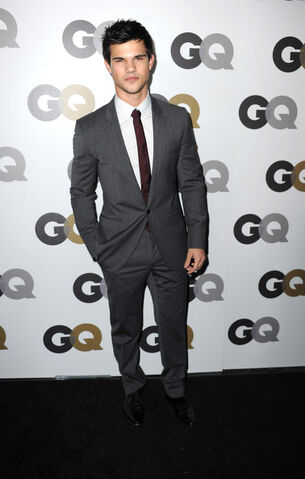 File:Taylor Lautner.jpg