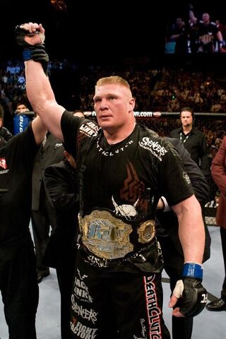 Archivo:Brock-lesnar-heavyweight-champion.jpg
