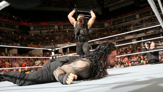 Archivo:Seth Rollins rompe The Shield.jpg