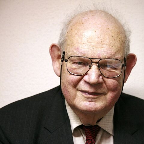 File:Benoit-Mandelbrot.jpg
