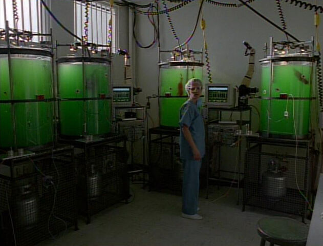 File:Samantha Mulder Clone Hybrid Vats Abortion Clinic Rockville Maryland End Game.jpg