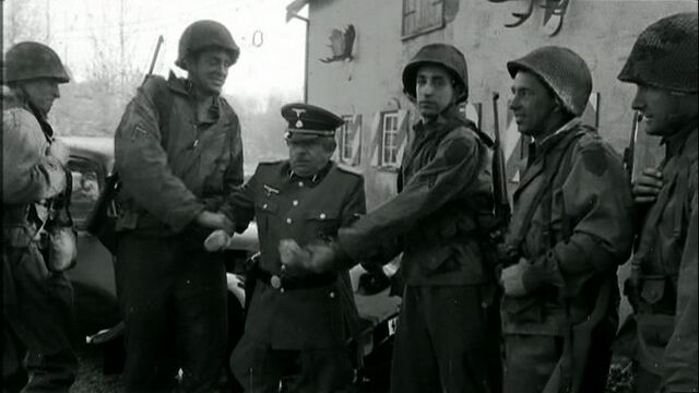 File:AmericanTroopsCaptureTinyNazi.jpg