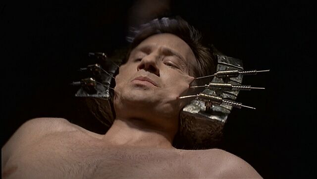 File:Mulder in the ship.jpg