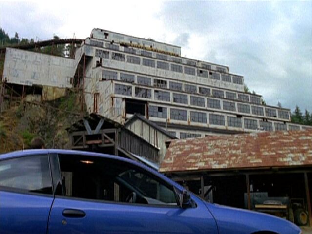 File:Strughold Mining Company (1995).jpg