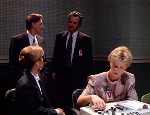 File:Tom Colton, Dana Scully, Fuller and examiner.jpg