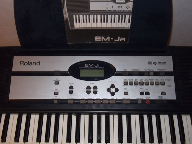 File:Teclado-roland-em-jr-61-teclas-conservado-10371-MLB20028435421 012014-F.jpg