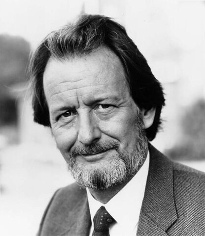 File:Ronald Pickup (cast).jpg