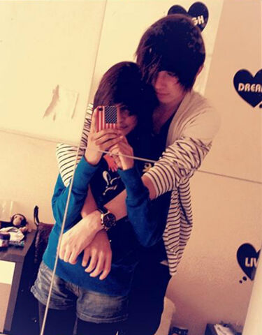 File:JetaimeMoMo.jpg