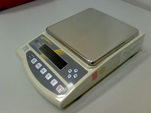 File:Vaha KERN - PEJ 2200-2M - 03.jpg