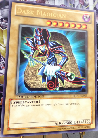 File:DarkMagician-LC01-EN-UR-LE-GC.png