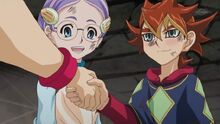 Allen hace las paces con Yuya.jpg