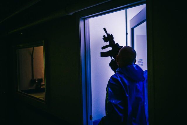 File:Behind the scenes 38.jpg