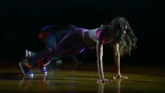 File:Zoey Stevens dancing (17).jpg