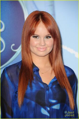 File:Debby-ryan-secret-premiere-03.jpg