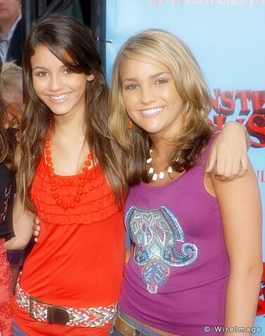 File:Zoey 101 Stuff-9.jpg